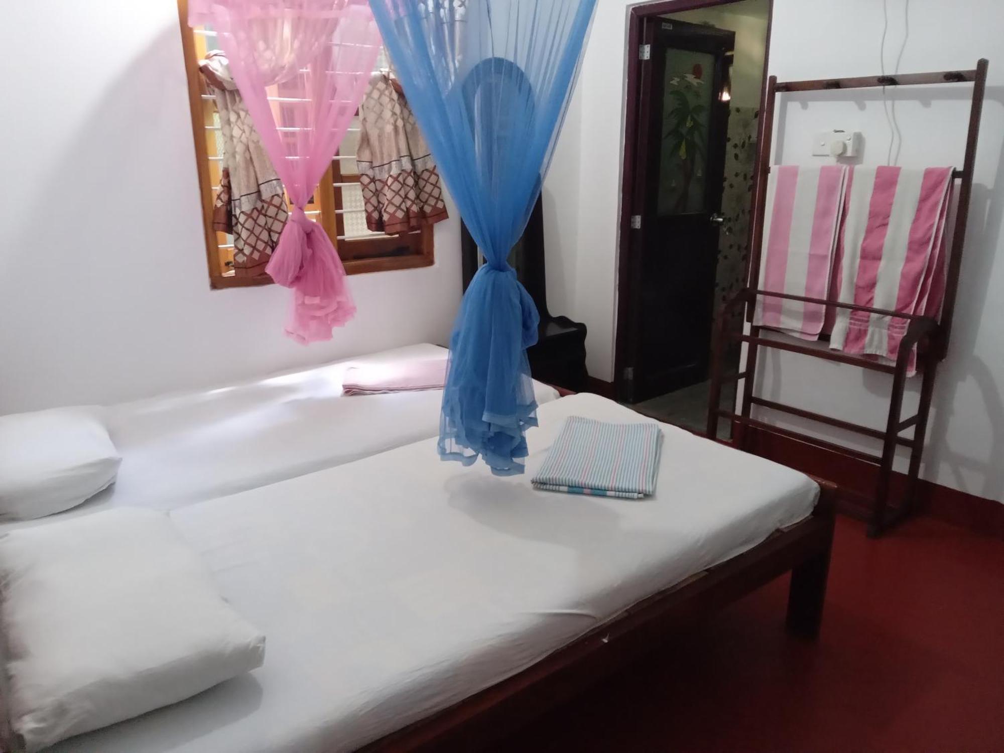 Vibushan Guest House Nilaveli Buitenkant foto